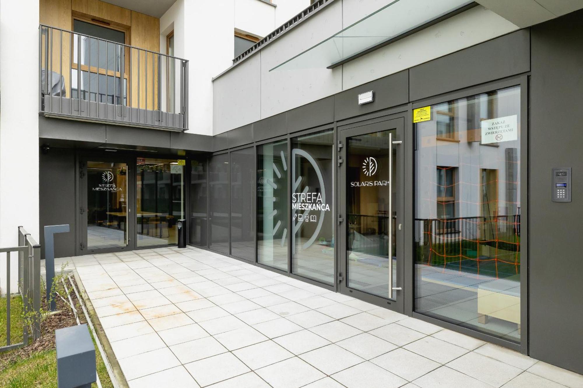 Bright Apartment In Krakow With Garden, Air Conditioning, Parking And Desk By Renters Prestige Dış mekan fotoğraf