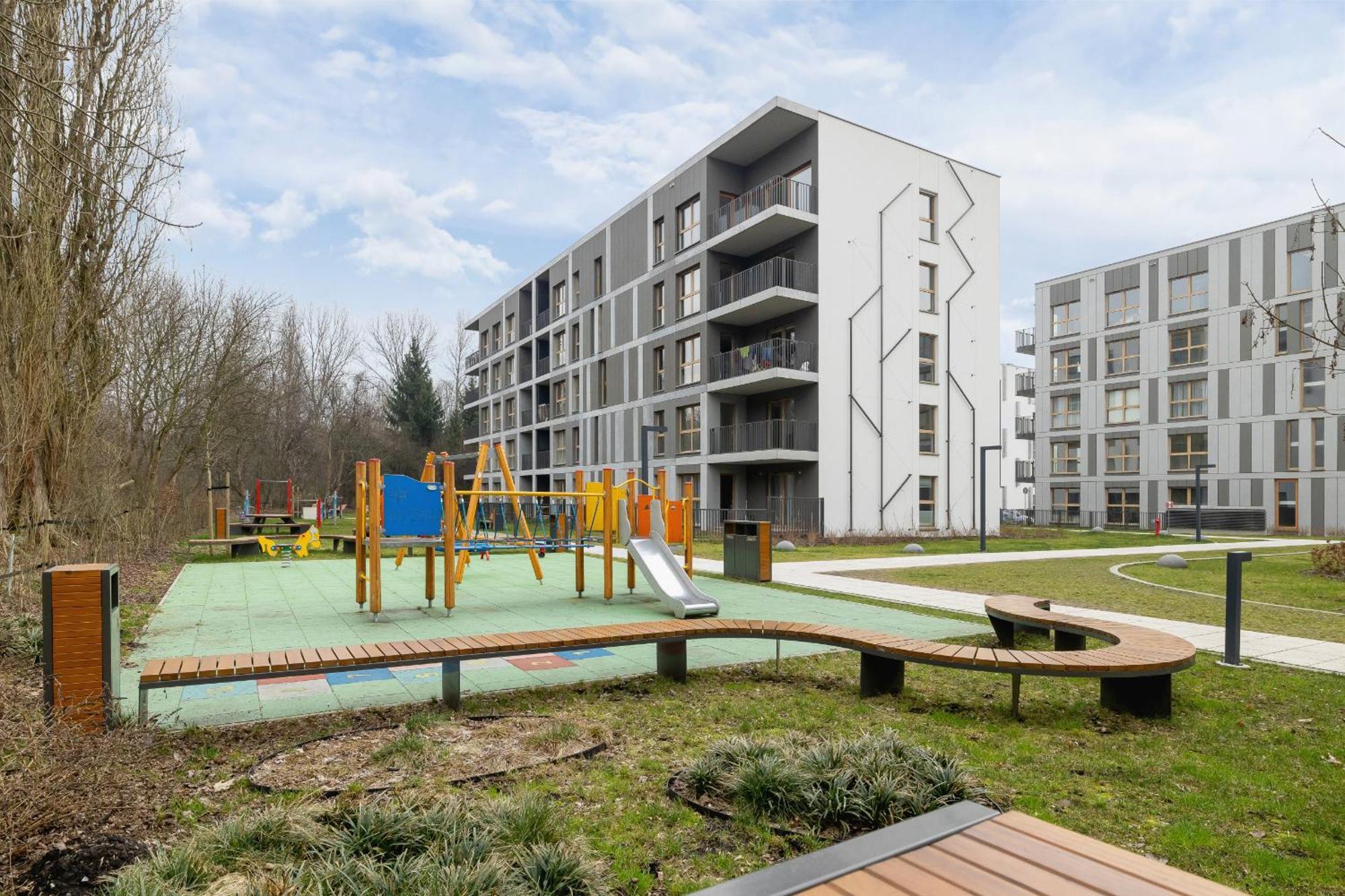 Bright Apartment In Krakow With Garden, Air Conditioning, Parking And Desk By Renters Prestige Dış mekan fotoğraf